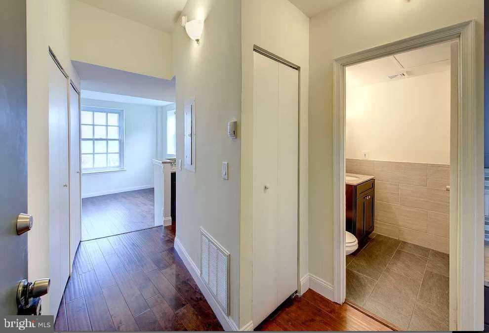 246 North 3rd Street, Unit 5D Philadelphia, PA 19106 - Photo 10 of 14