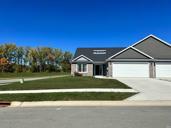 $1,900 | 5111 Pigeon Creek Court, Fort Wayne, IN 46825