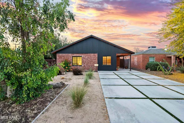 $700,000 | 358 East Whitton Avenue, Phoenix, AZ 85012