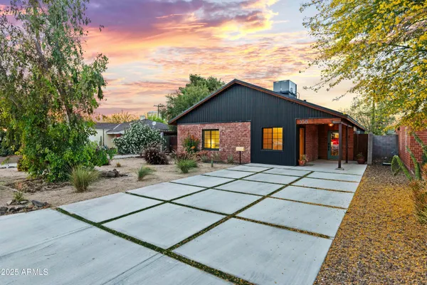 $700,000 | 358 East Whitton Avenue, Phoenix, AZ 85012