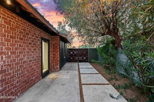 $700,000 | 358 East Whitton Avenue, Phoenix, AZ 85012