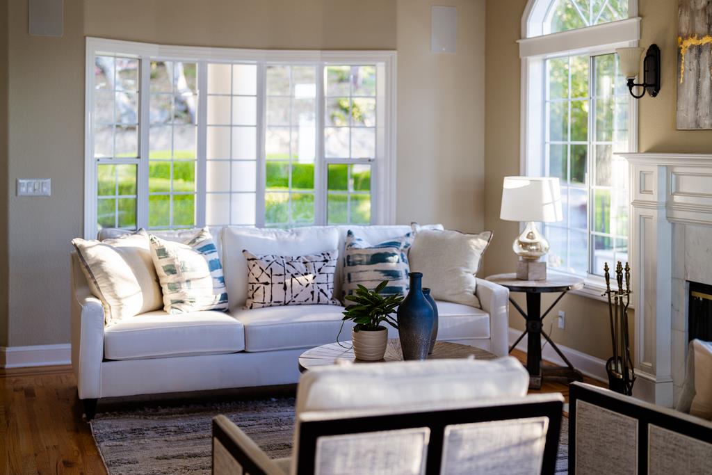 25220 Quail Ridge Road Los Gatos, CA 95033 - Photo 11 of 94 a living room with furniture and a window