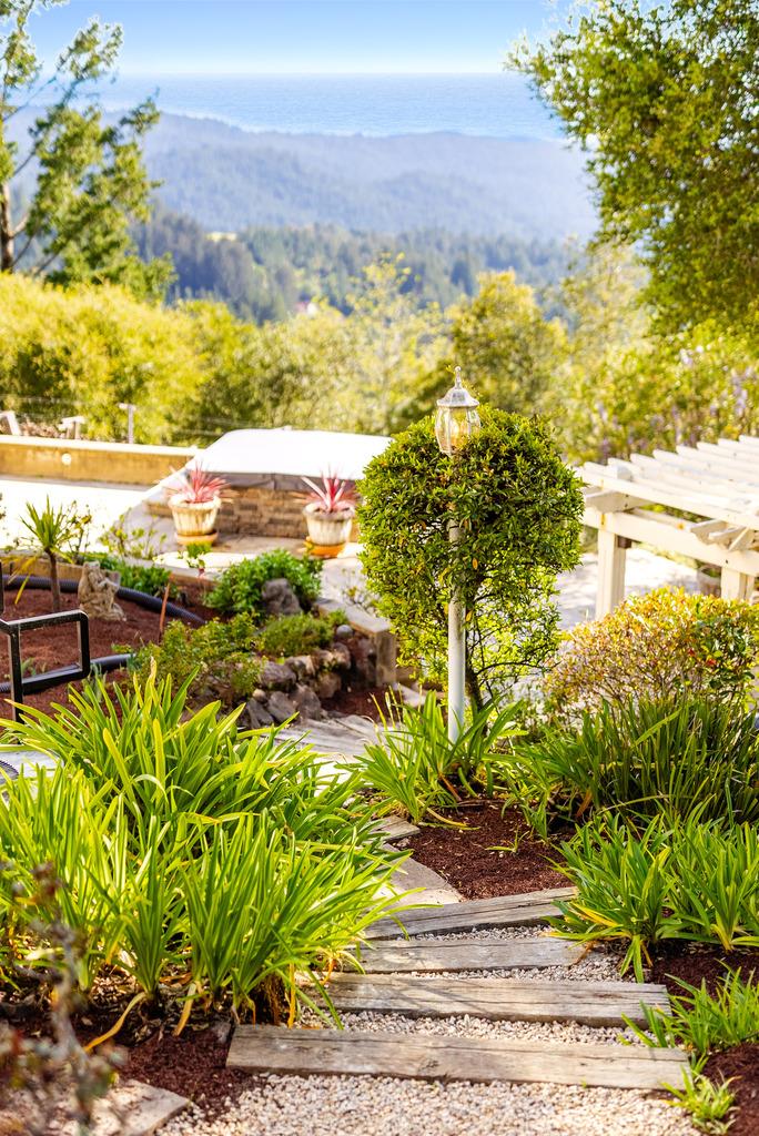 25220 Quail Ridge Road Los Gatos, CA 95033 - Photo 87 of 94 a view of a yard with an ocean view