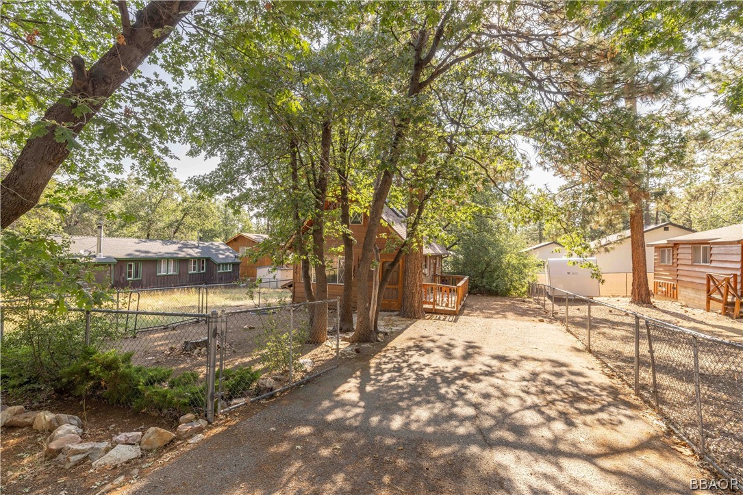 433 Riverside Avenue Sugarloaf, CA 92386 - Photo 4 of 29