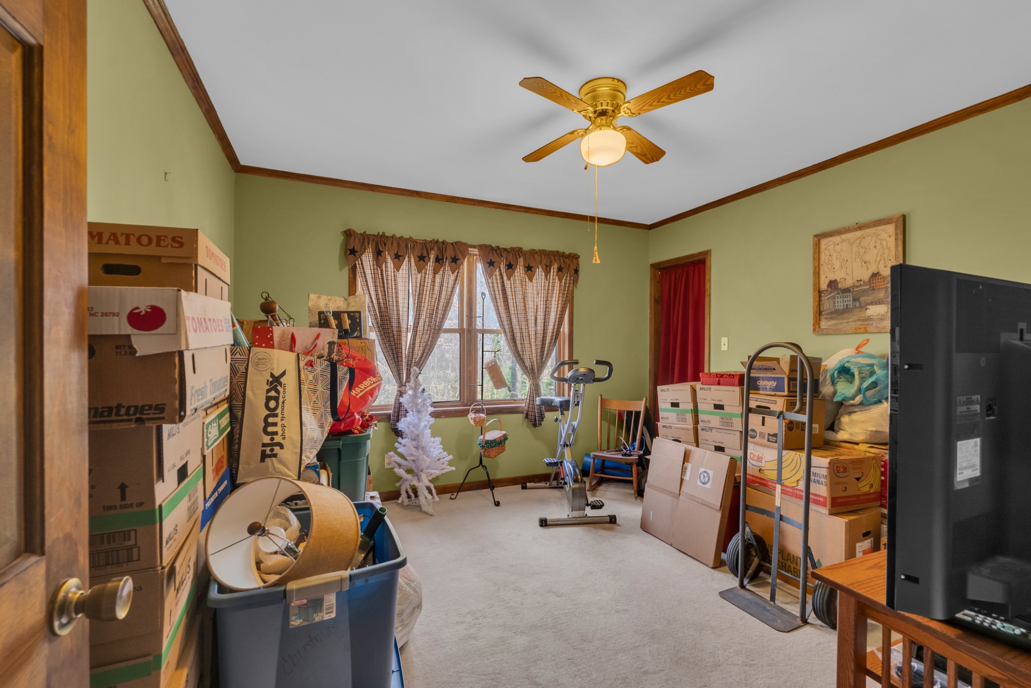 139 Bilbrey Road Livingston, TN 38570 - Photo 19 of 35 a view of a room with gym equipment