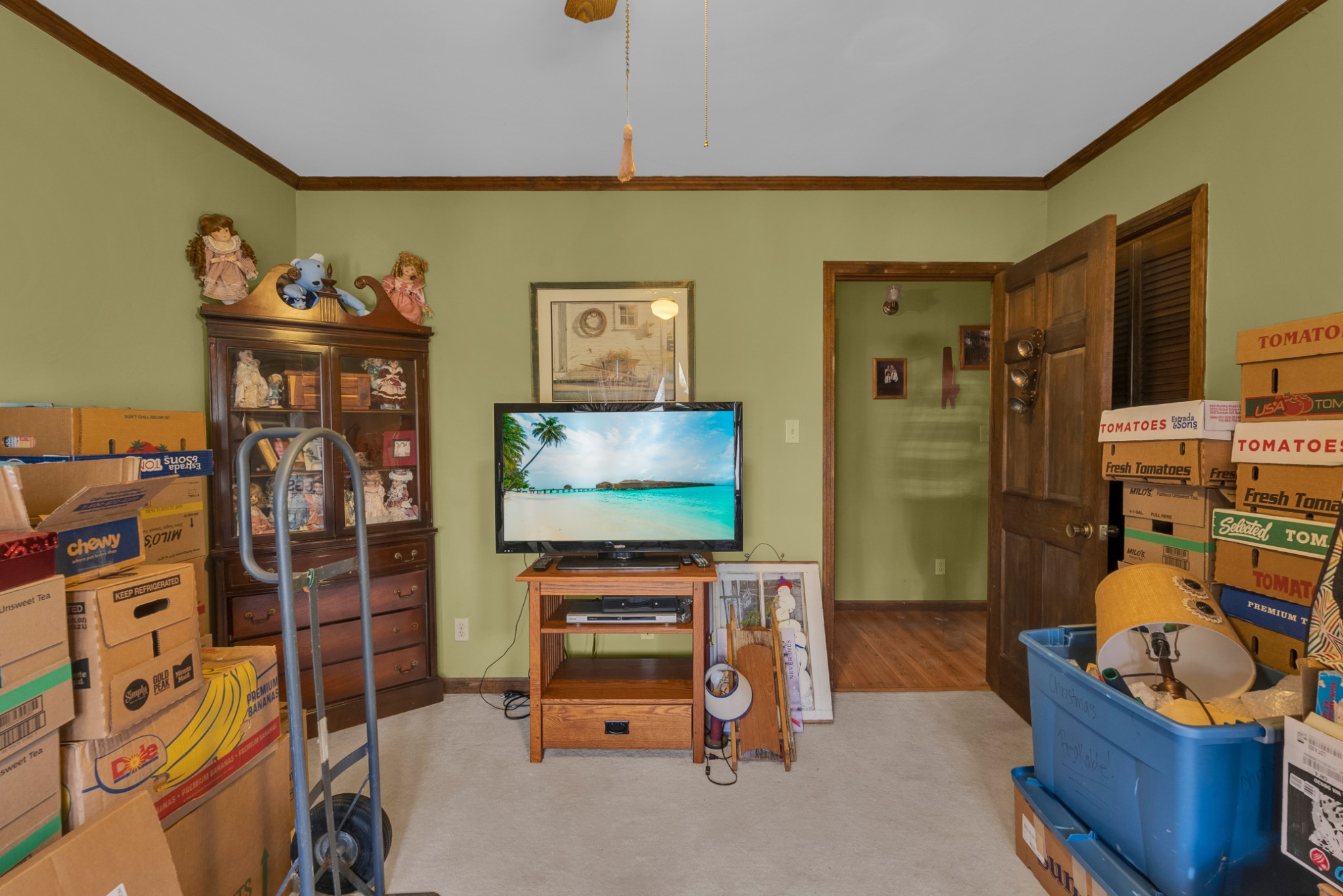 139 Bilbrey Road Livingston, TN 38570 - Photo 20 of 35 a room with furniture and air hockey table