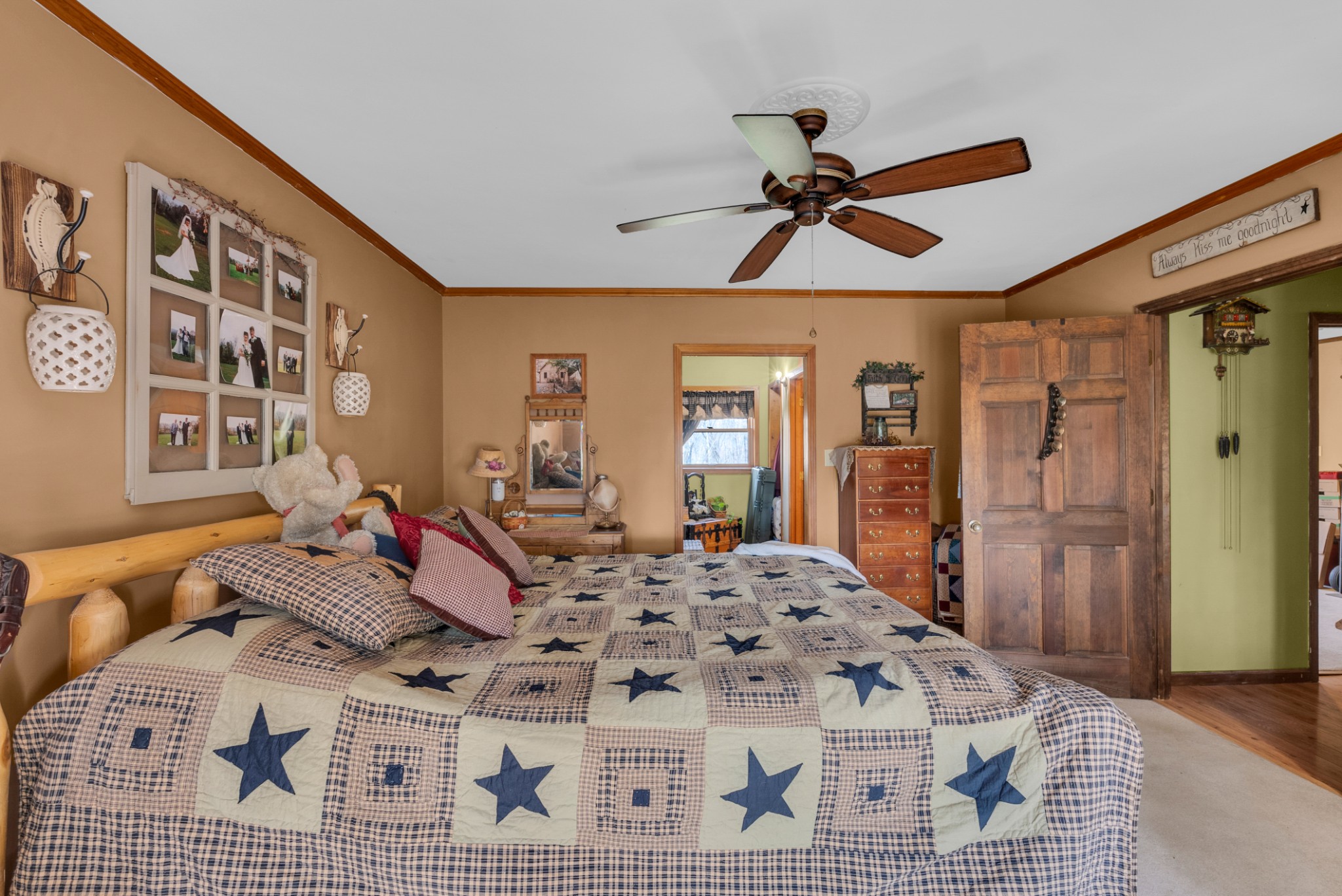 139 Bilbrey Road Livingston, TN 38570 - Photo 22 of 35 a living room with furniture