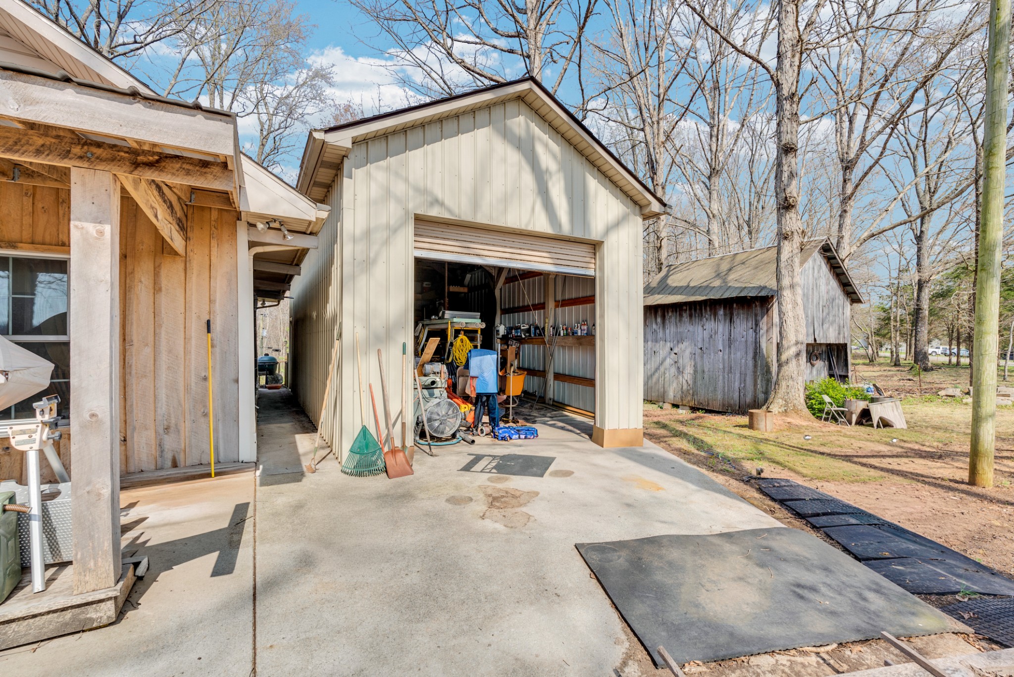 139 Bilbrey Road Livingston, TN 38570 - Photo 34 of 35 a view of a chairs with a garage