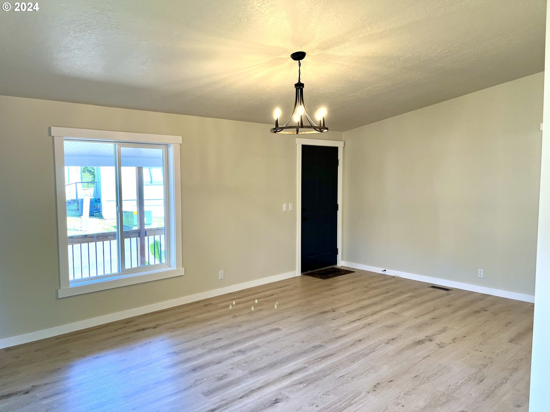 340 Northeast Crest Street, Unit 18 Sublimity, OR 97385 - Photo 9 of 23