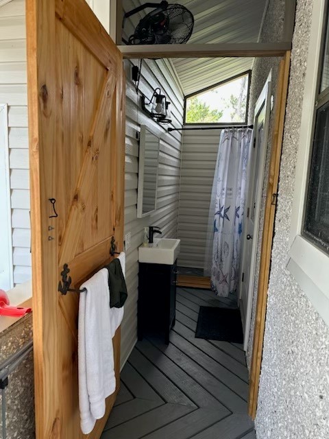1000 Sea Island Road, Unit 68 St. Simons Island, GA 31522 - Photo 10 of 21 Outdoor shower with hot water