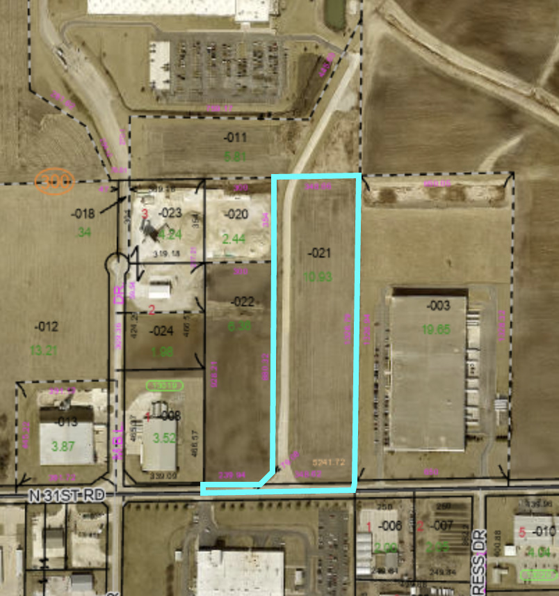 0 East Dayton Road Ottawa, IL 61350 - Photo 12 of 12 a bathroom with a mirror and a shower