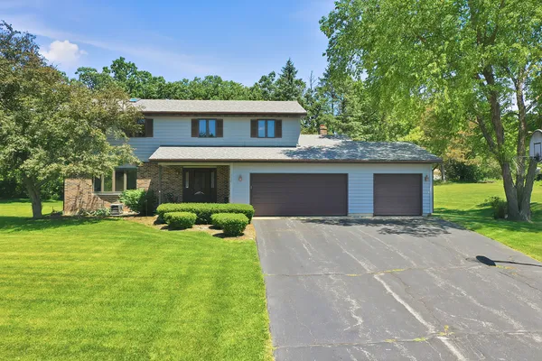 $455,000 | 2720 Patricia Lane, McHenry, IL 60051