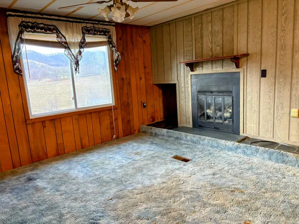 $129,000 | 6701 Valley View Lane, Hot Springs, VA 24445