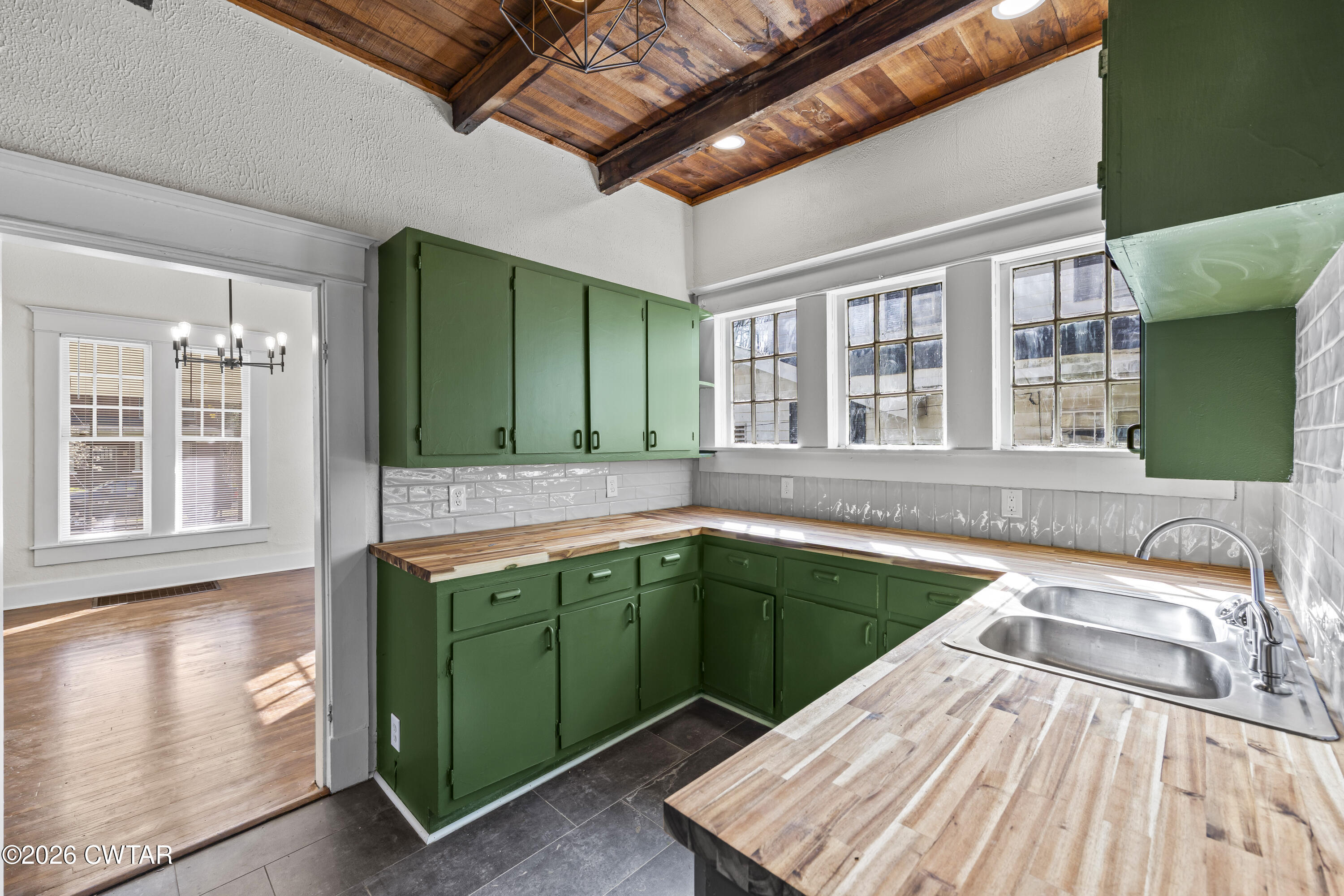 335 Division Avenue Jackson, TN 38301 - Photo 8 of 19 EN4A1688
