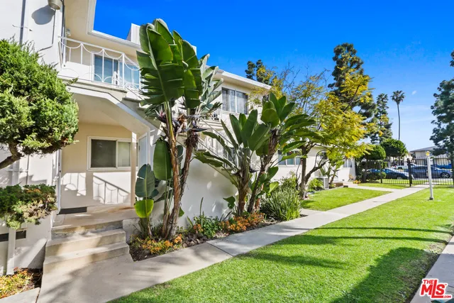 $1,500,000 | 10619 Crenshaw Boulevard, Inglewood, CA 90303