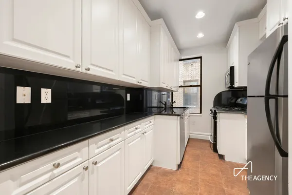 $899,000 | 725 Riverside Drive, Unit 7C | Hamilton Heights