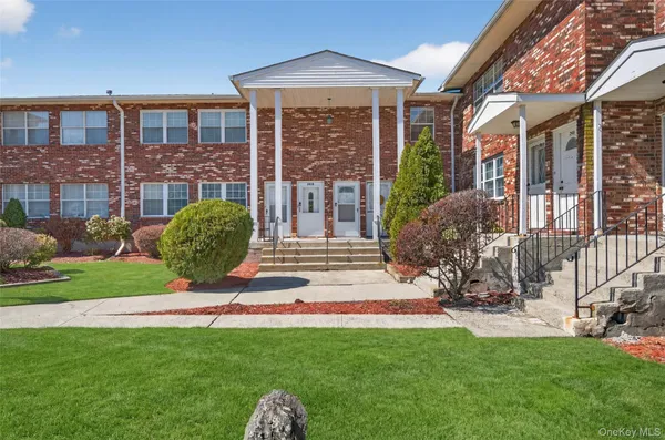 $315,000 | 276 Temple Hill Road, Unit 2414, New Windsor, NY 12553