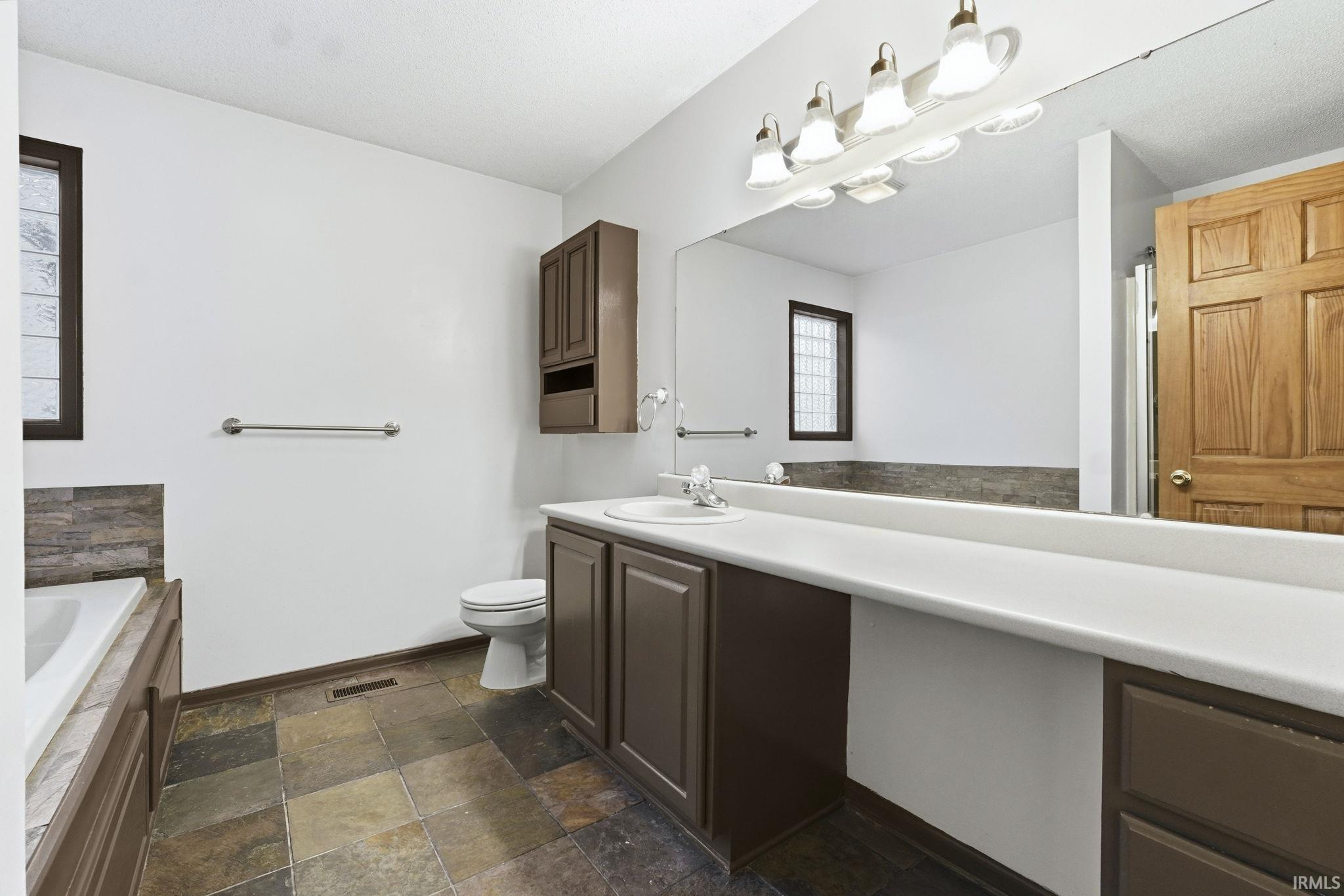 9406 Mill Ridge Run Fort Wayne, IN 46835 - Photo 16 of 34