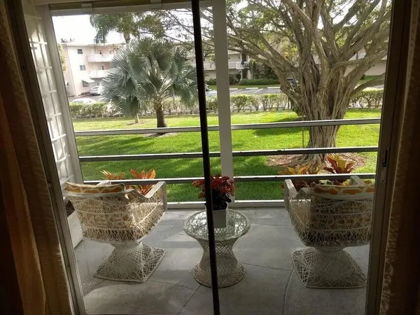 $1,700 | 2615 Garden Drive North, Unit 207, Lake Worth, FL 33461
