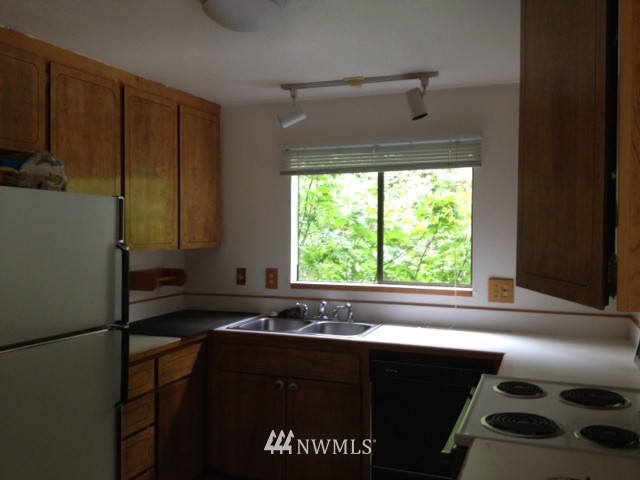 9910 Northeast 190th Street, Unit D Bothell, WA 98011 - Photo 3 of 8