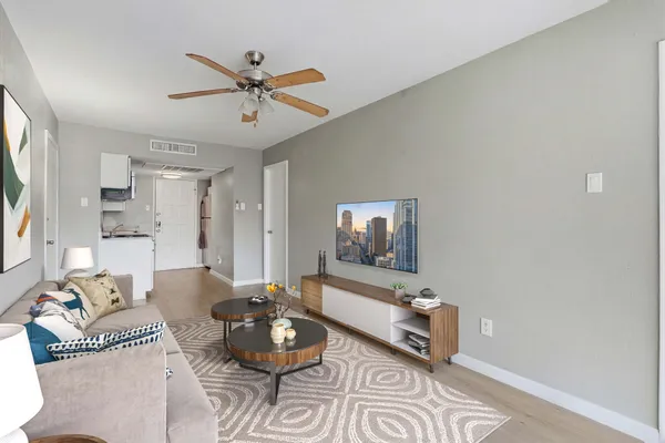 $1,600 | 2910 Medical Arts Street, Unit 211, Austin, TX 78705