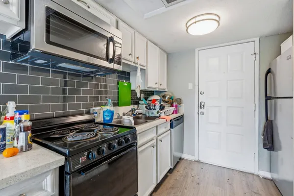 $1,600 | 2910 Medical Arts Street, Unit 211, Austin, TX 78705