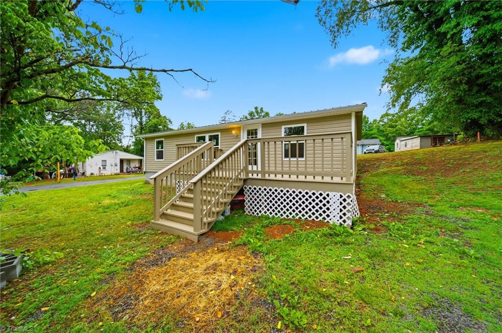 120 Mathis Street Jonesville, NC 28642 - Photo 2 of 26