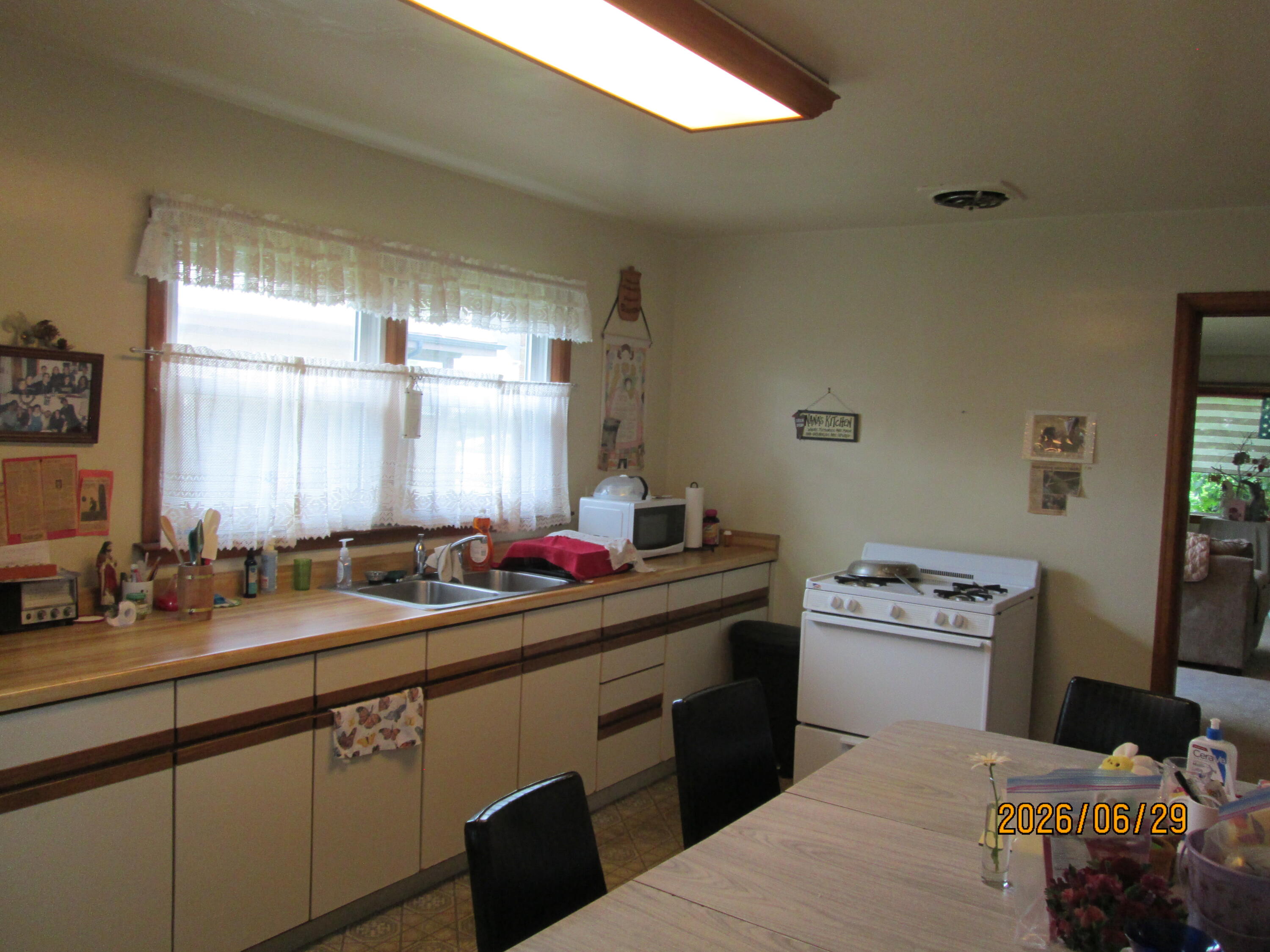 3217 Caledonia Street Racine, WI 53402 - Photo 11 of 37 Kitchen