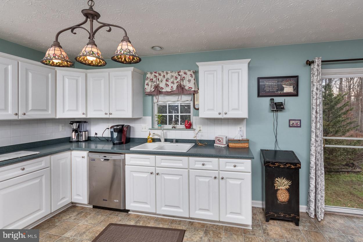 2822 Todkill Trace Edgewood, MD 21040 - Photo 4 of 33 Kitchen
