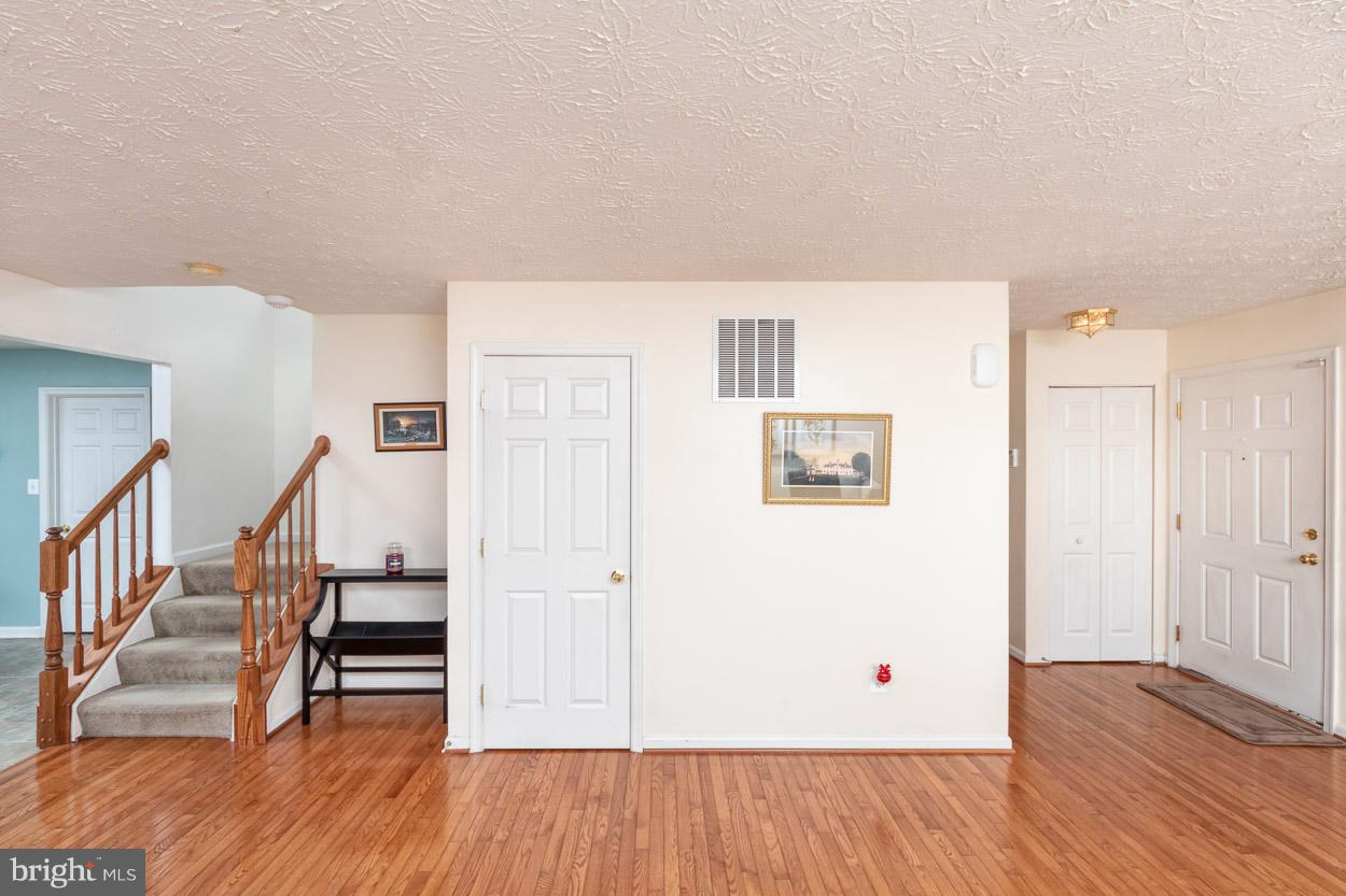 2822 Todkill Trace Edgewood, MD 21040 - Photo 10 of 33 Living room
