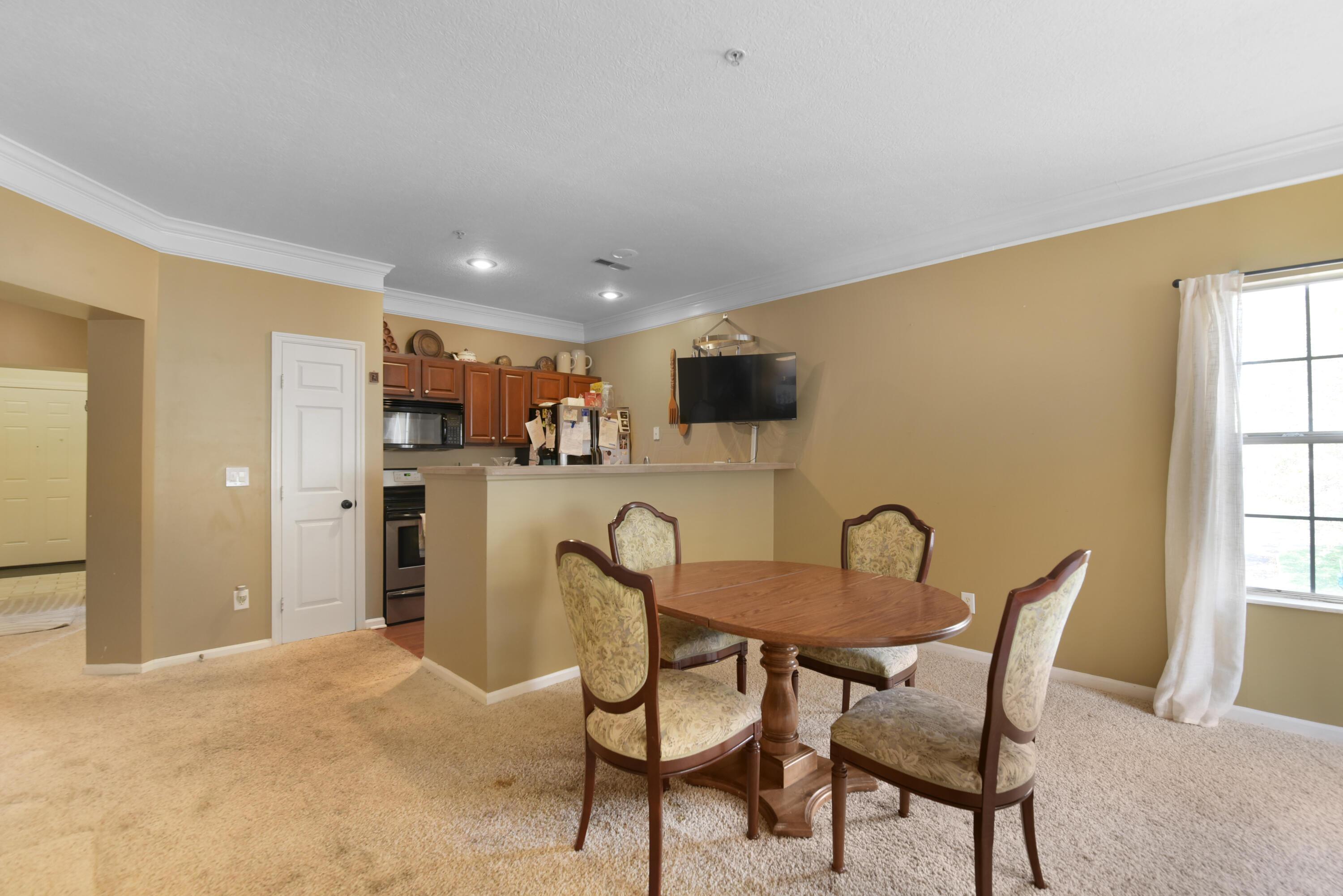 6124 Inishmore Lane Dublin, OH 43017 - Photo 6 of 31 Dining Area