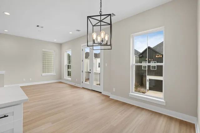 $349,900 | 5828 Highland Sun Lane, Houston, TX 77091