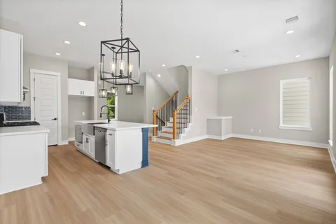 $349,900 | 5828 Highland Sun Lane, Houston, TX 77091