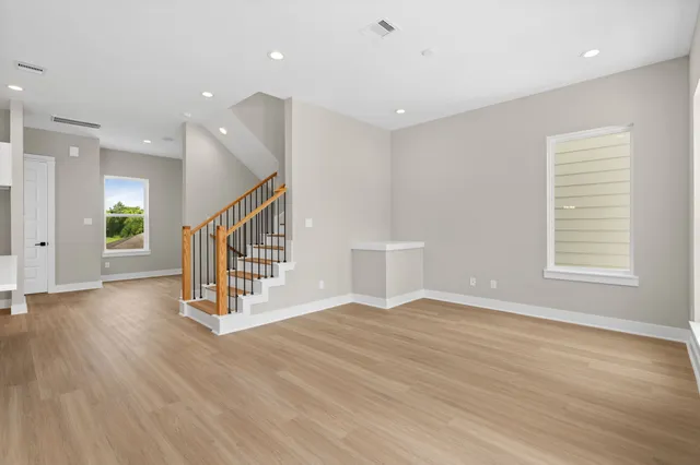 $349,900 | 5828 Highland Sun Lane, Houston, TX 77091