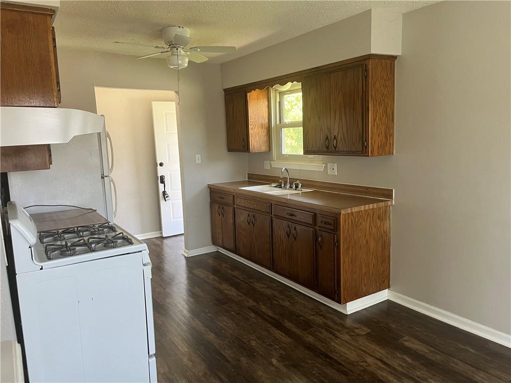 1111 Southeast 2nd Court Lee's Summit, MO 64063 - Photo 7 of 26