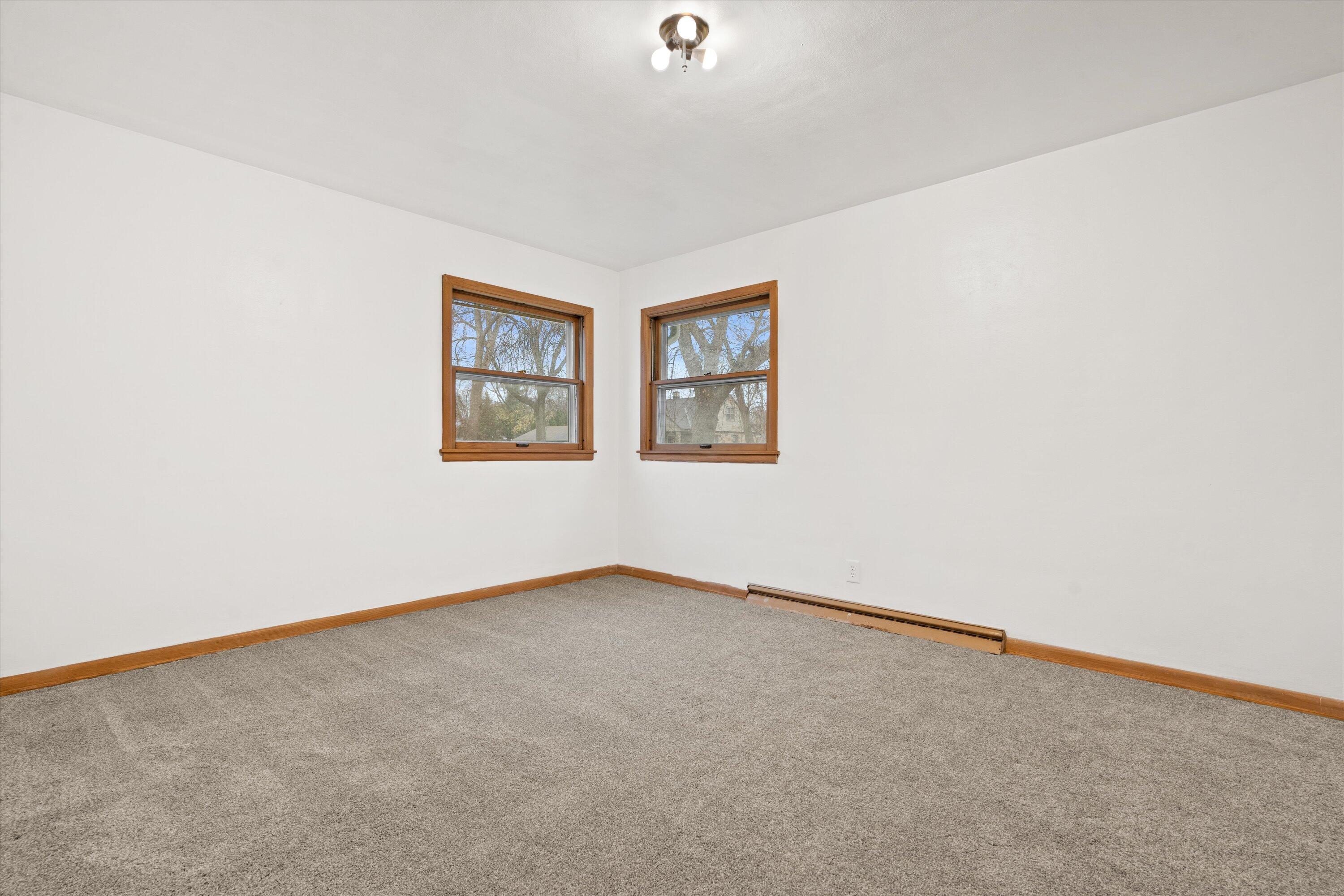 4265 South 22nd Street Milwaukee, WI 53221 - Photo 12 of 27 06-DSC09630