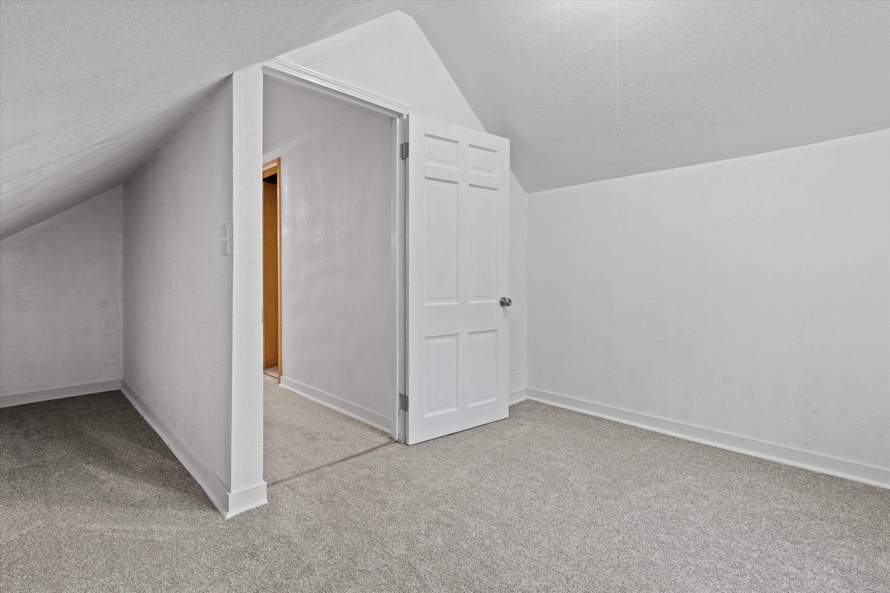 4265 South 22nd Street Milwaukee, WI 53221 - Photo 16 of 27 20-DSC09708