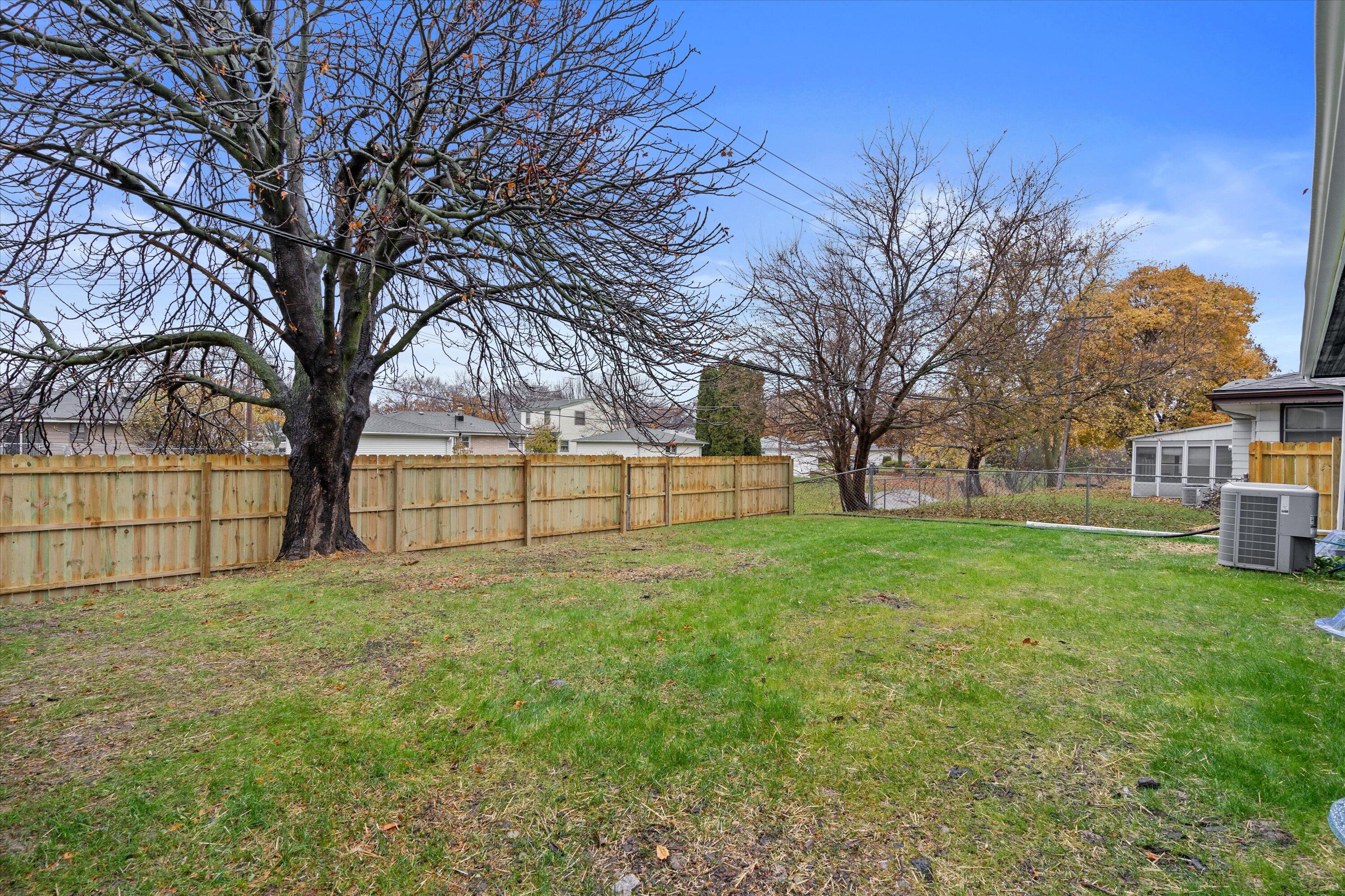 4265 South 22nd Street Milwaukee, WI 53221 - Photo 24 of 27 24-DSC09732