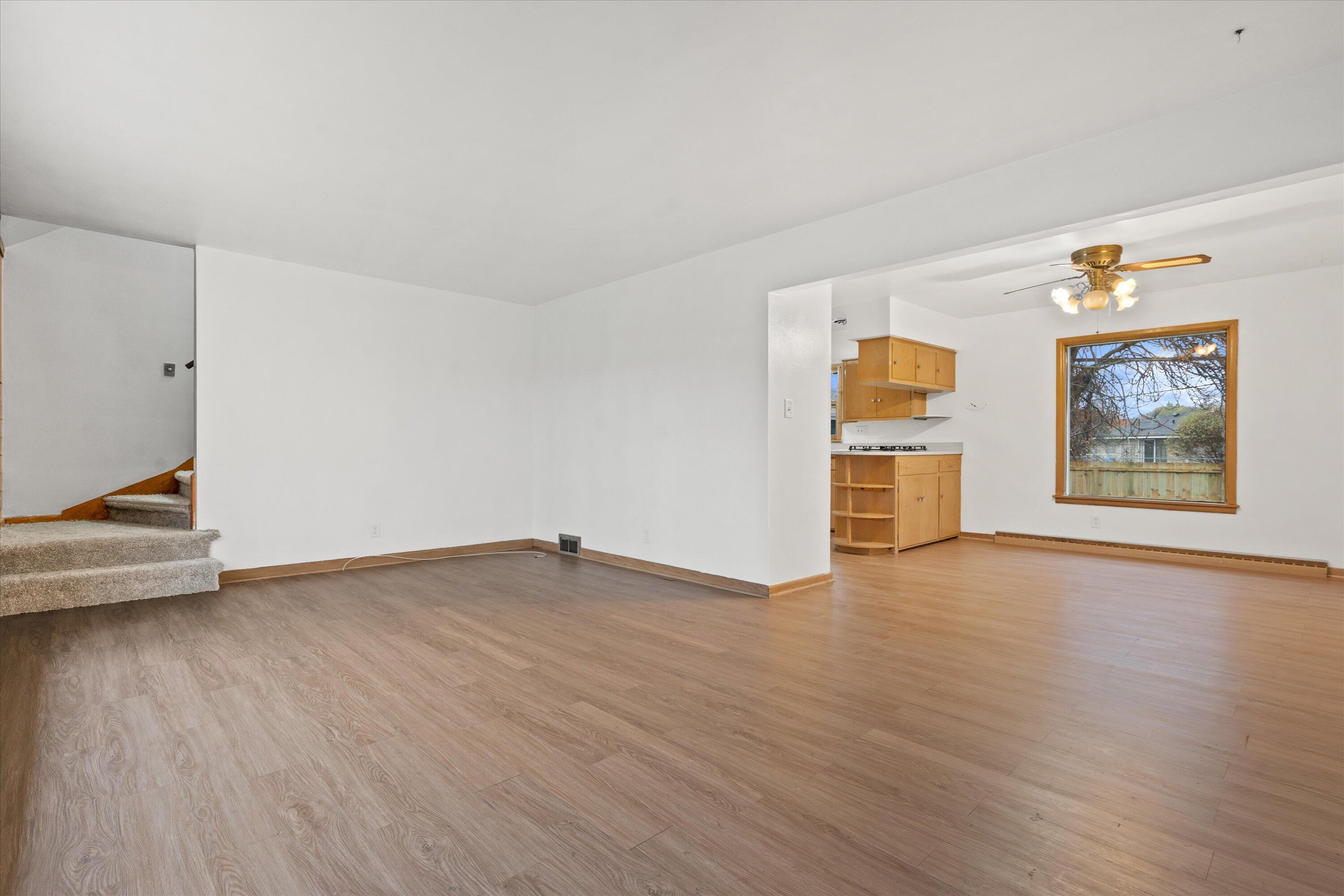 4265 South 22nd Street Milwaukee, WI 53221 - Photo 9 of 27 02-DSC09609