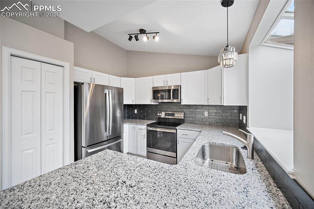 4502 Fenton Road Colorado Springs, CO 80916 - Photo 12 of 38