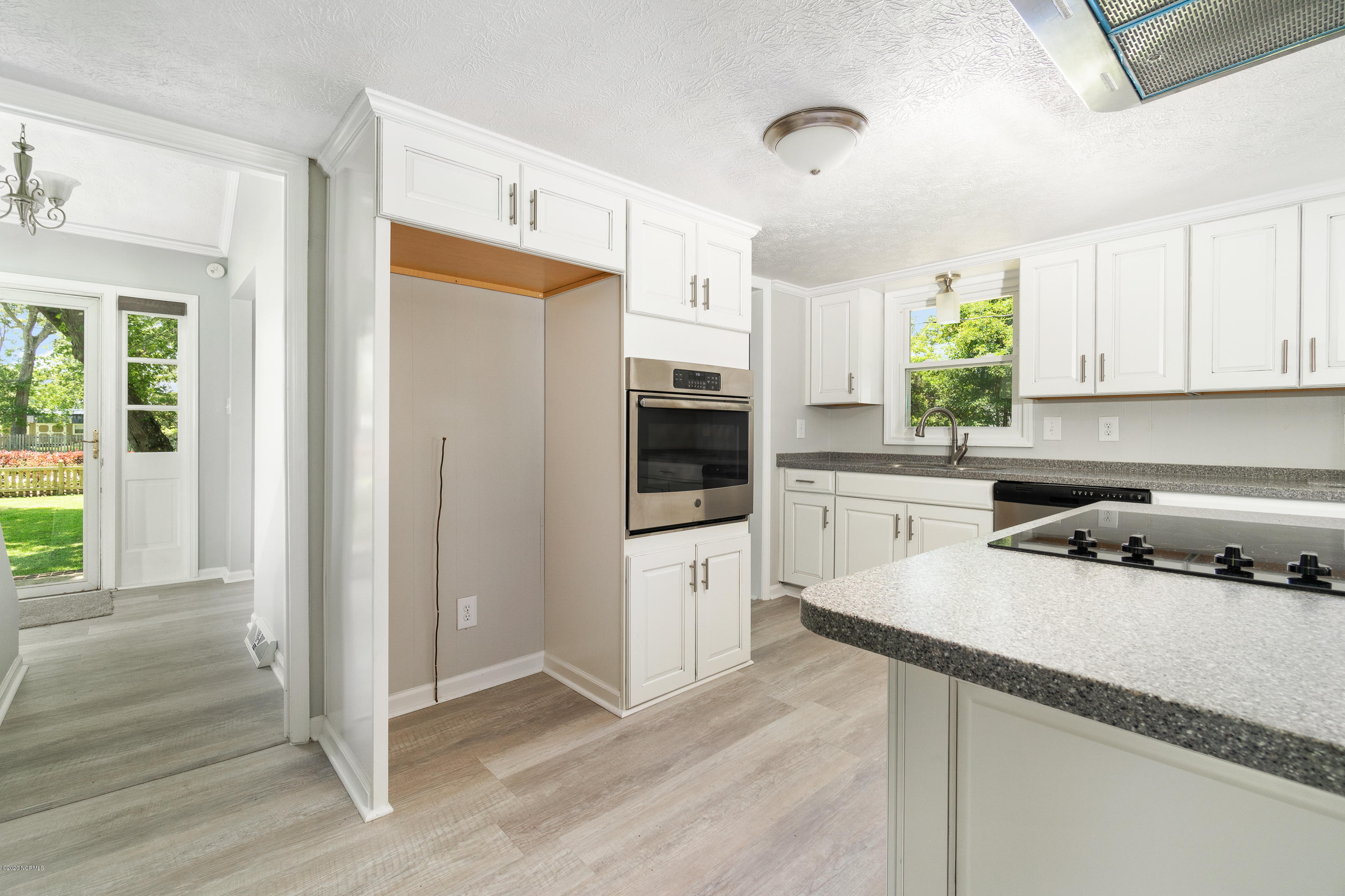 704 Friendly Road Morehead City, NC 28557 - Photo 13 of 37 Kitchen