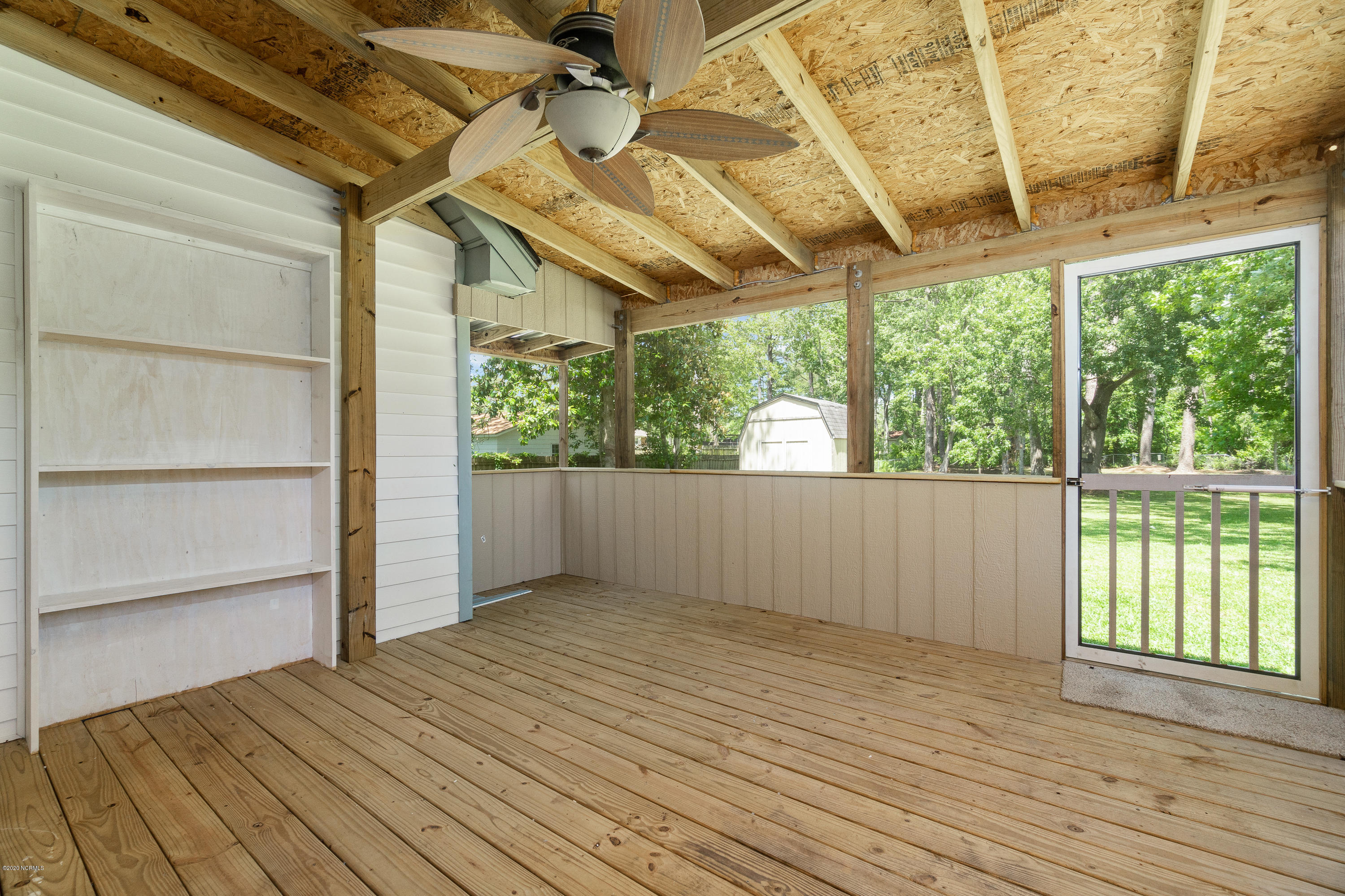 704 Friendly Road Morehead City, NC 28557 - Photo 30 of 37 Screen Porch Area