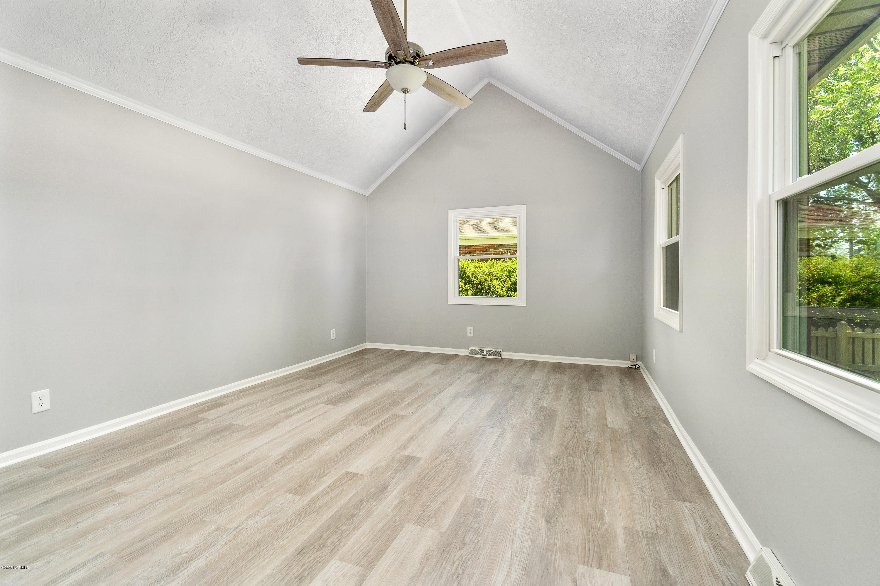 704 Friendly Road Morehead City, NC 28557 - Photo 9 of 37 Great room View