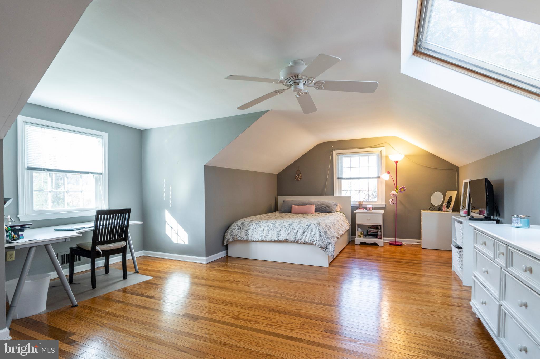 1635 Thomas Road Wayne, PA 19087 - Photo 22 of 31 Nice sized fourth bedroom with hardwoods