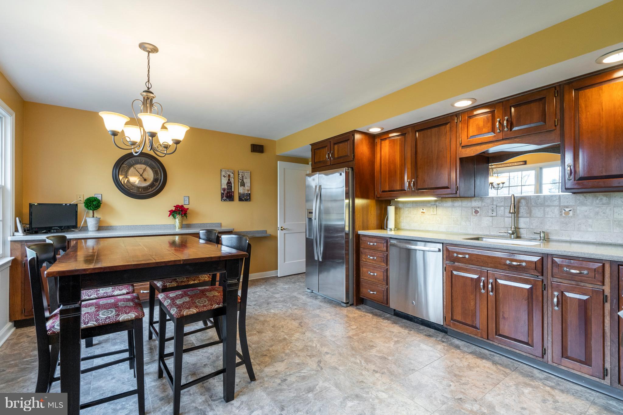 1635 Thomas Road Wayne, PA 19087 - Photo 9 of 31 Large eat-in kitchen with stainless appliances