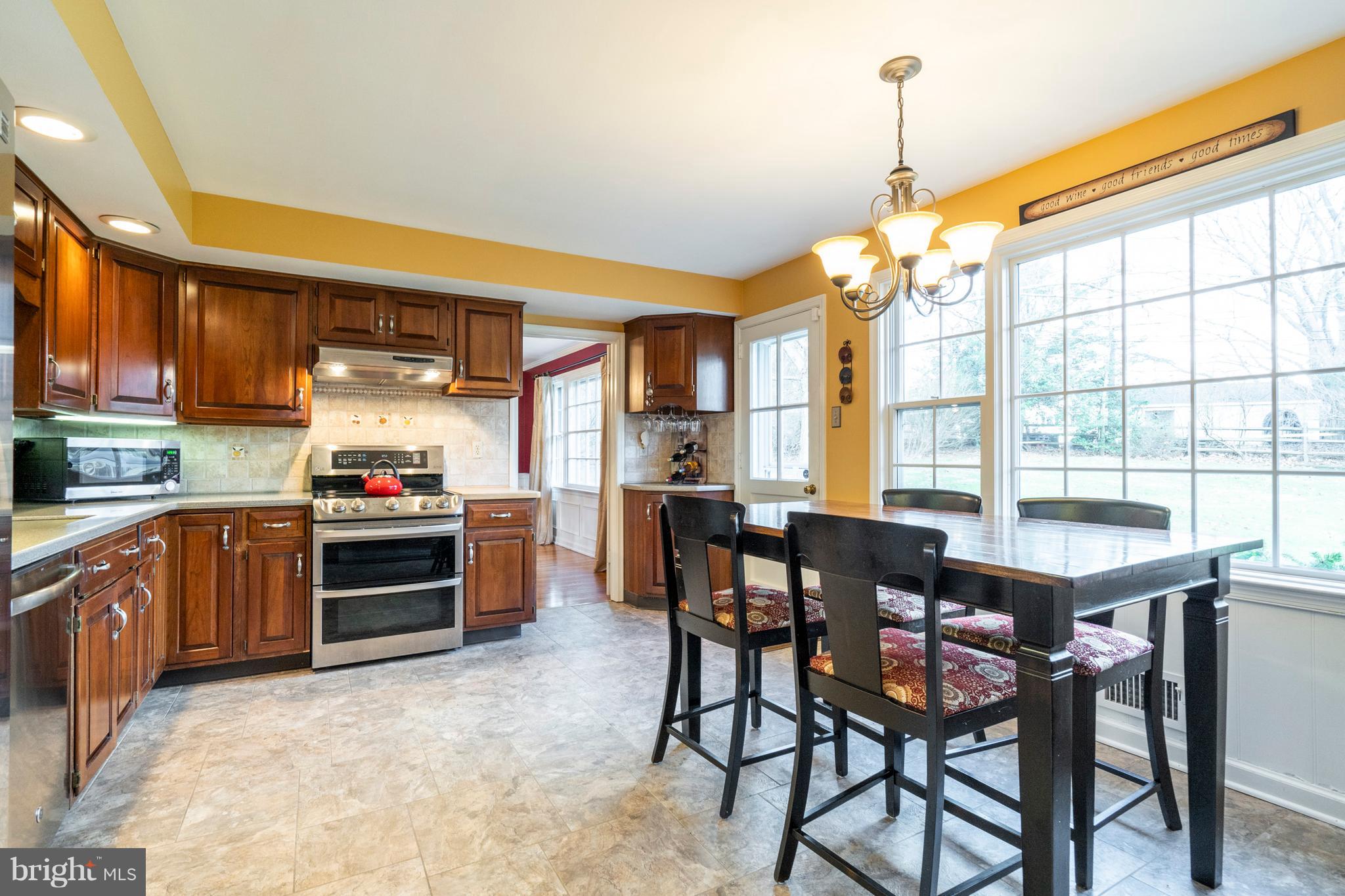 1635 Thomas Road Wayne, PA 19087 - Photo 10 of 31 Large eat-in kitchen with stainless appliances
