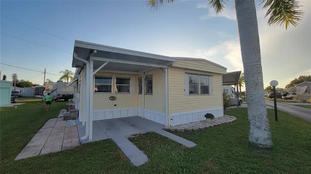 $75,900 | 60 Fifth Street, Punta Gorda, FL 33982