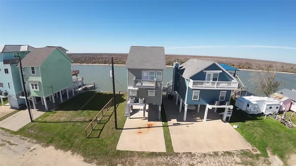 $525,000 | 2918 Farm To Market Road 2031, Matagorda, TX 77457