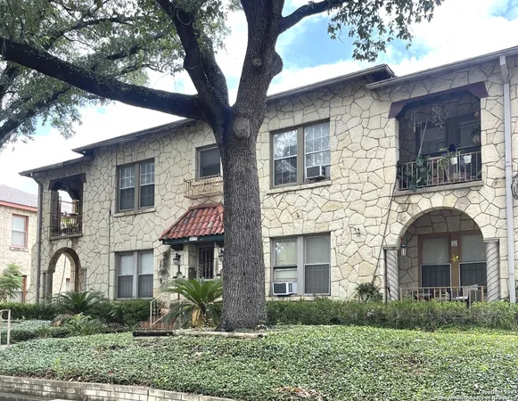 $965 | 409 West Lynwood Avenue, Unit 1, San Antonio, TX 78212