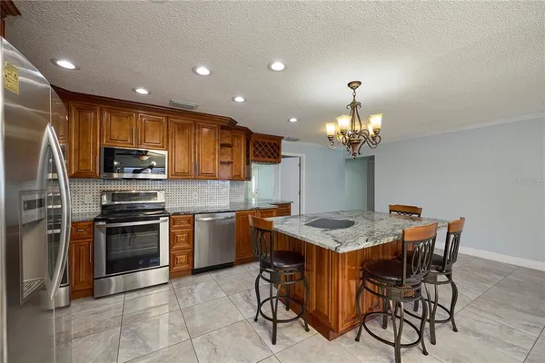 $2,900 | 6804 North Hubert Avenue, Tampa, FL 33614